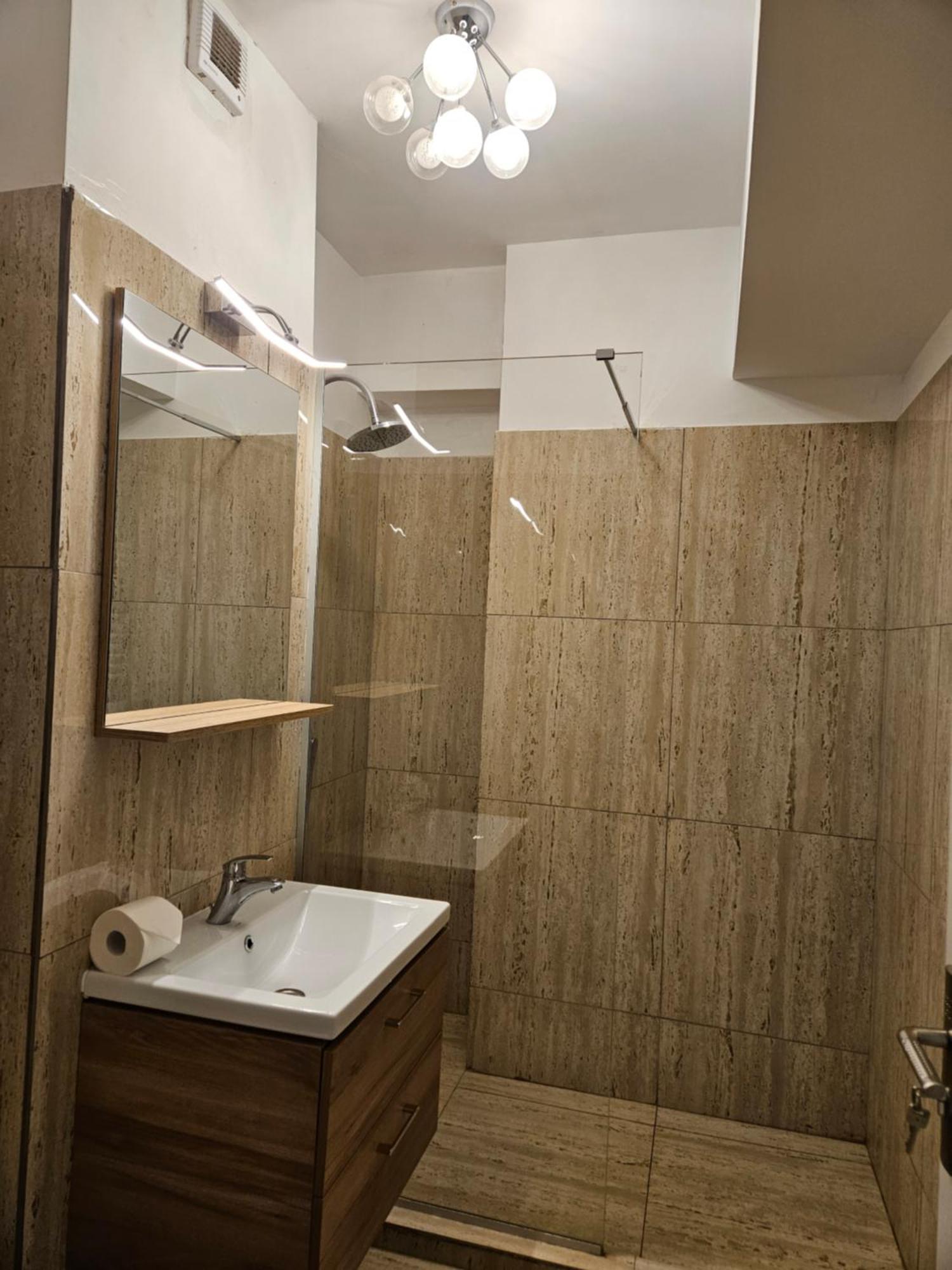 Apartament cu vedere la lac