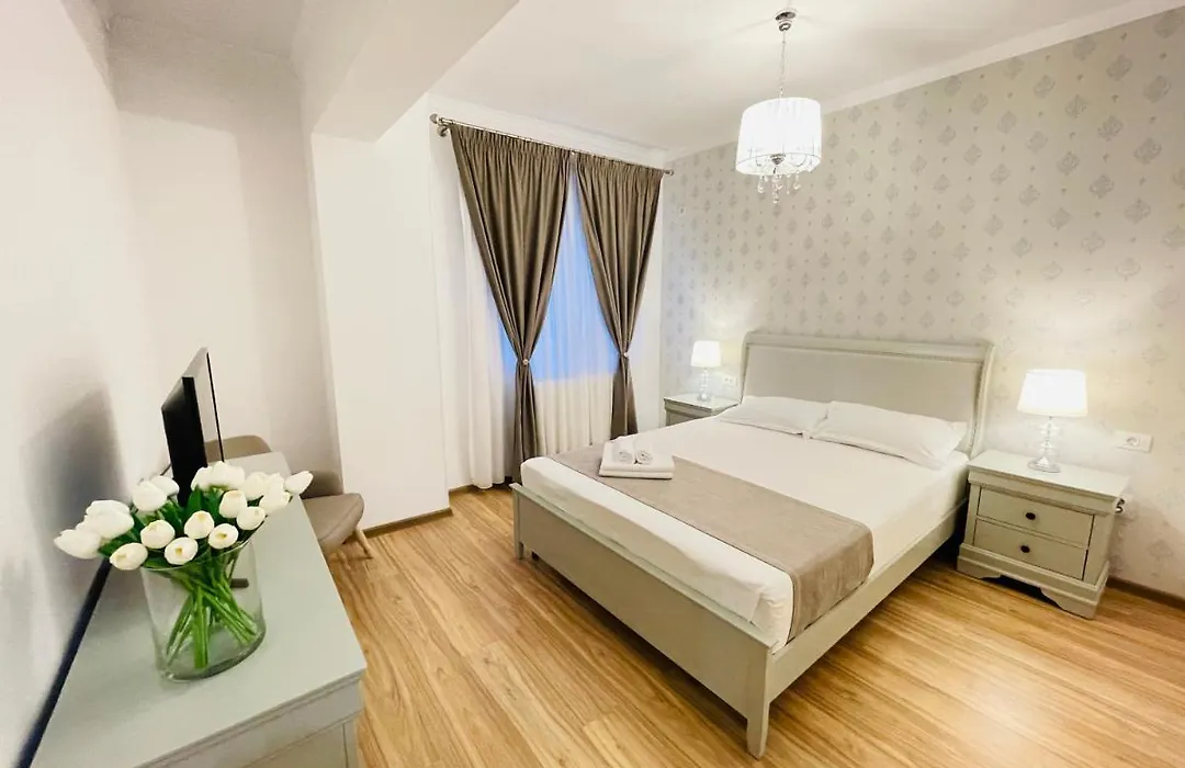Royal Moonlight Apartment-1