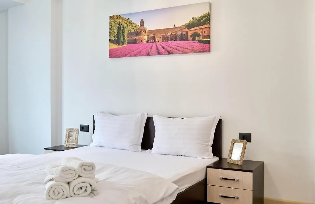 Retro Apartment In Infinity Beach Resort-1