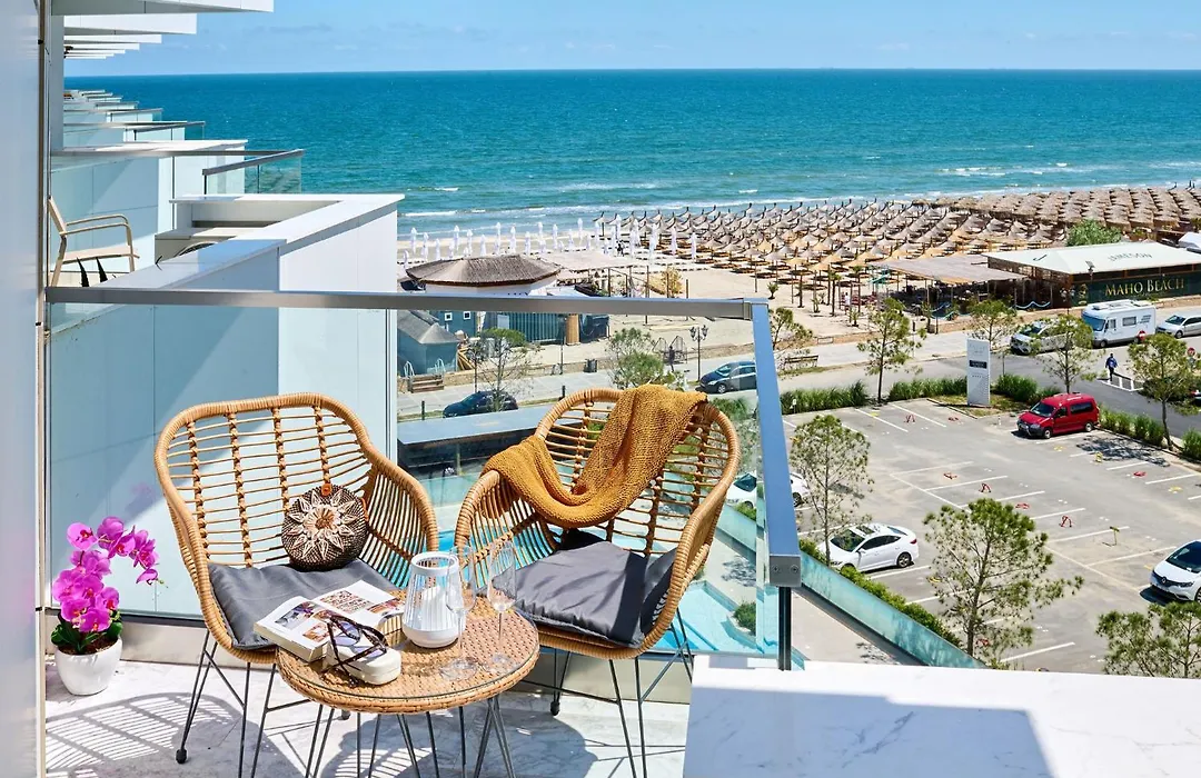 Nova Seaview Apartment In Infinity Beach Resort - Parking-1