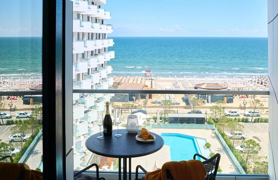 Mira Studio In Infinity Beach Resort - Parking-1