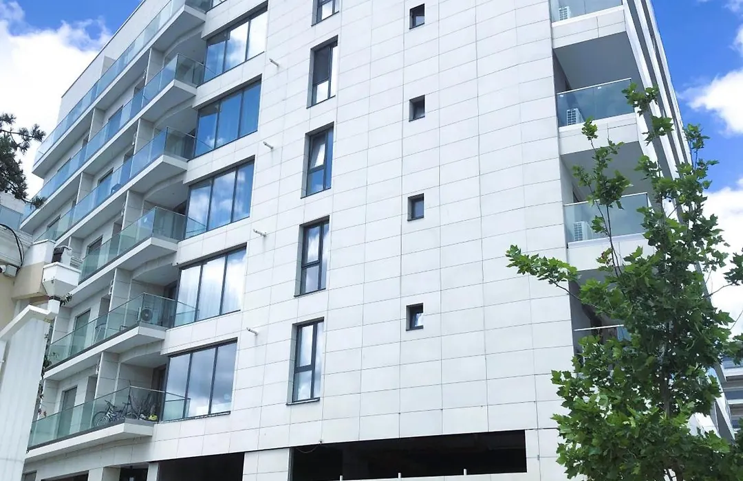 Mamaia's Minimalist Loft-1