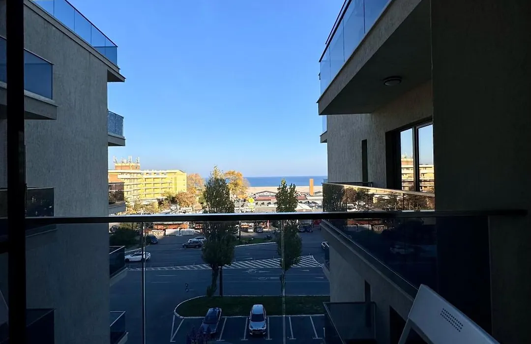 Lamera - Solid Butoaie Apartamente si studiouri cu parcare si vedere la lac si mare-1