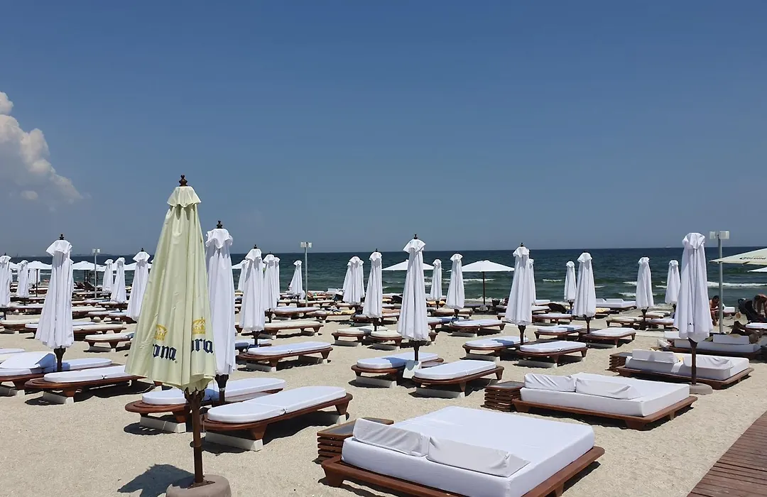 Lotus Nr 9 Mamaia Apartments Sea View-1