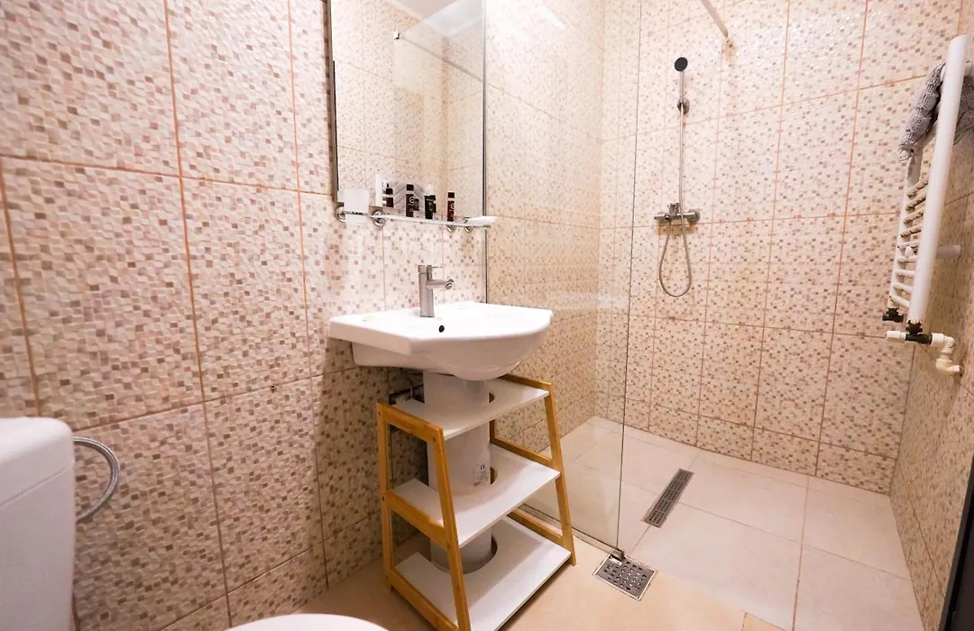 Aqua Summerland Apartments-1