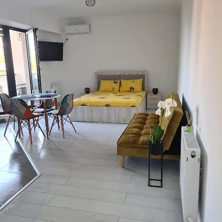 Studio Ayan Mamaia-2