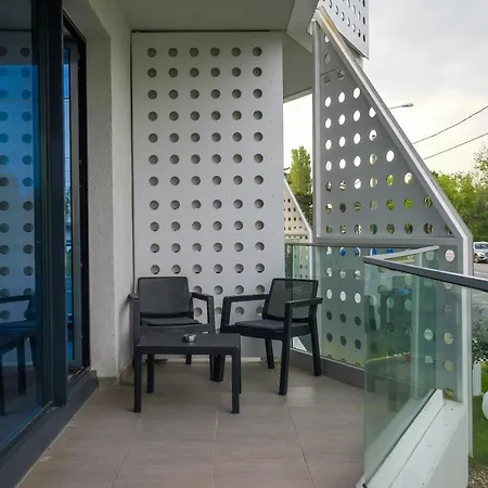 Green Luxury Apartment Lake On-2
