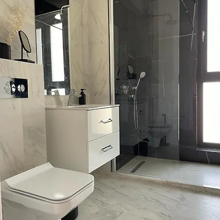 Shiba Studio Mamaia-2