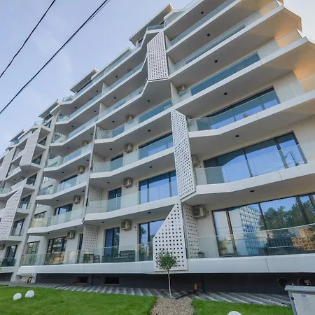 Purple Luxury Apartment Lake On-3