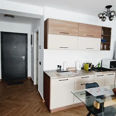 Mamaia Nord Studio la 10 m de plaja langa cluburi-3