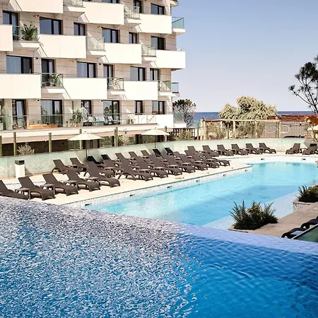 Emerald Gems Apartment In Infinity Beach Resort-3