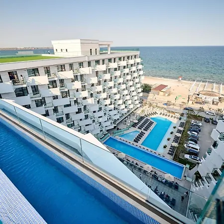 Wave N' Sea Apartment In Infinity Beach Resort - Parking-3