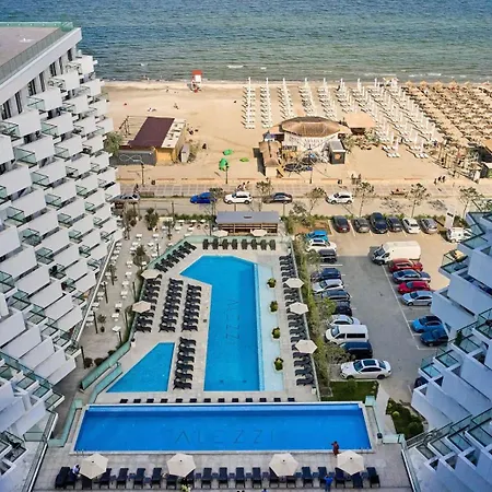 Beach Bliss Apartment In Infinity Beach Resort Parking-3