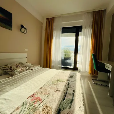 RoApart- Sunset Dream Apartament 2 dormitoare vedere lac si parcare-3