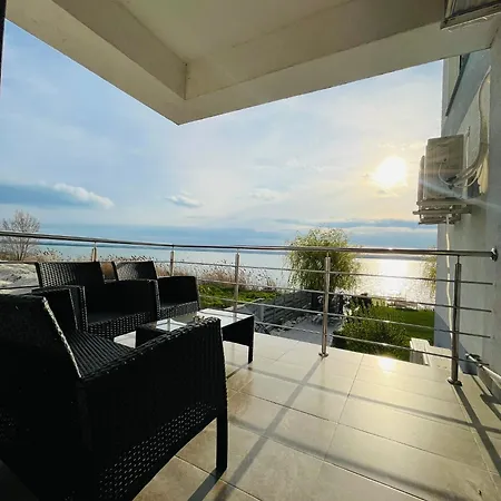 RoApart- Sunset Dream Apartament 2 dormitoare vedere lac si parcare-2