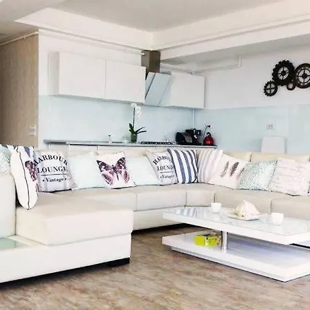 Sea View Penthouse Mamaia-2