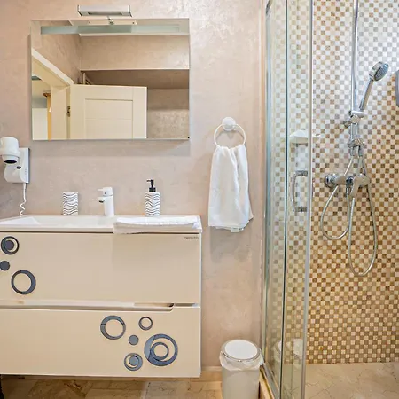 Sas 1 Luxury Apartments-3