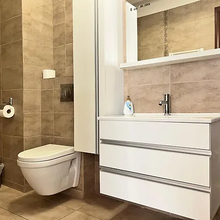 Lake Apartments Solid Mamaia-3