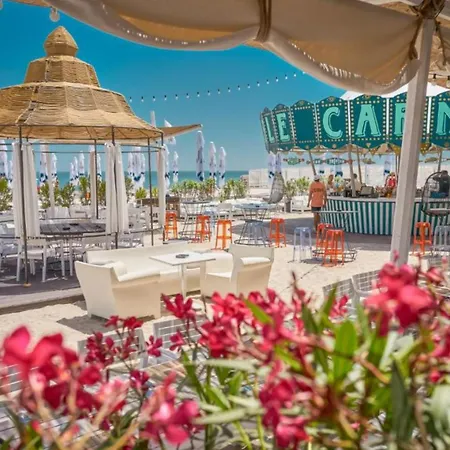 Summerland Vibe Mamaia-3