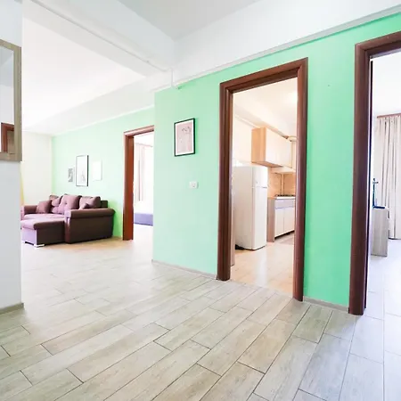 Aqua Summerland Apartments-2