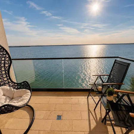 Sophia Lake View Suite-3