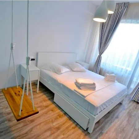 Seaview Cancun Apartments Summerland Mamaia-3