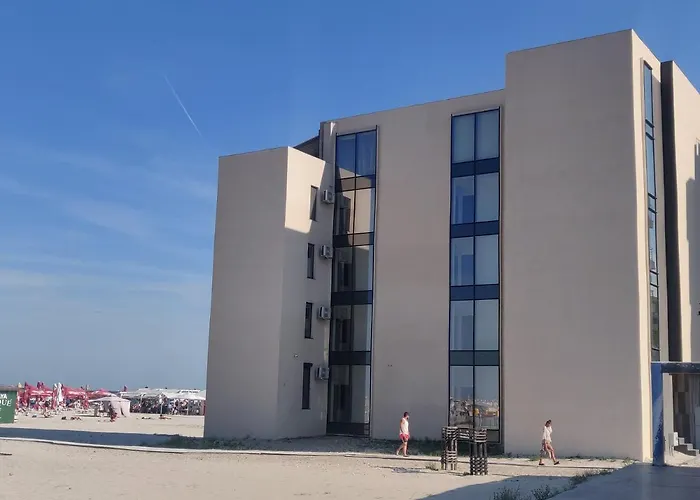 Mamaia Beach Side