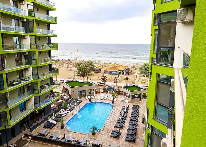 Color Studio 126 - Spa & Pools Access