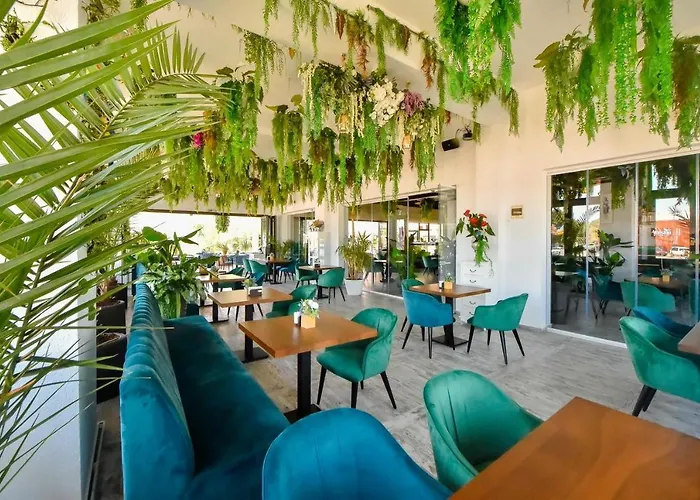 Lux Tropical Garden Sea View