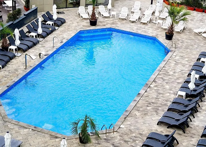 Brooklyn Apartment Spa And Pool Beach Resort - Parking