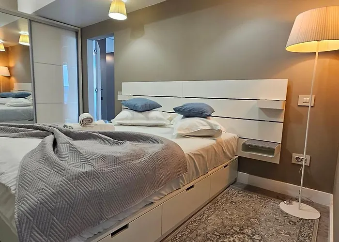 Sunset Lake Boutique Apartment