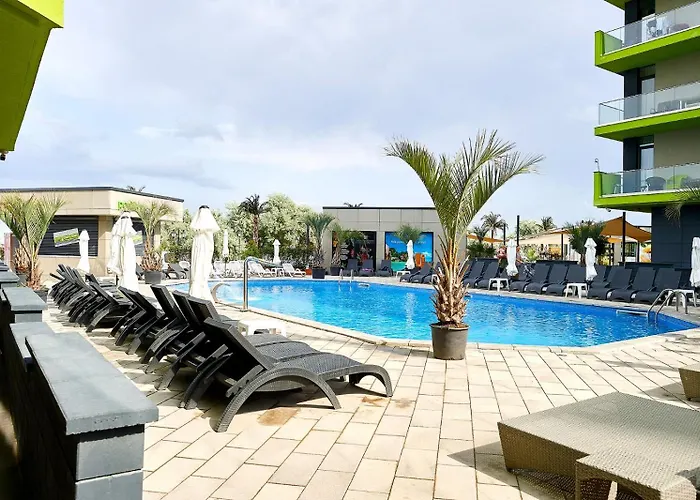 Evelyn'S Apartment Spa&Pool Beach Resort