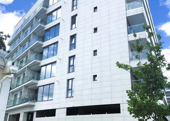 Mamaia's Minimalist Loft