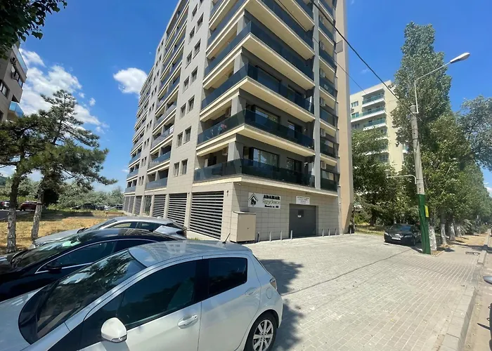 Myamar Premium Apartments Mamaia