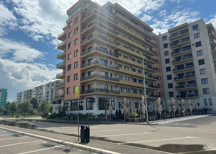 Summerland Sea-View Luxury Apartment