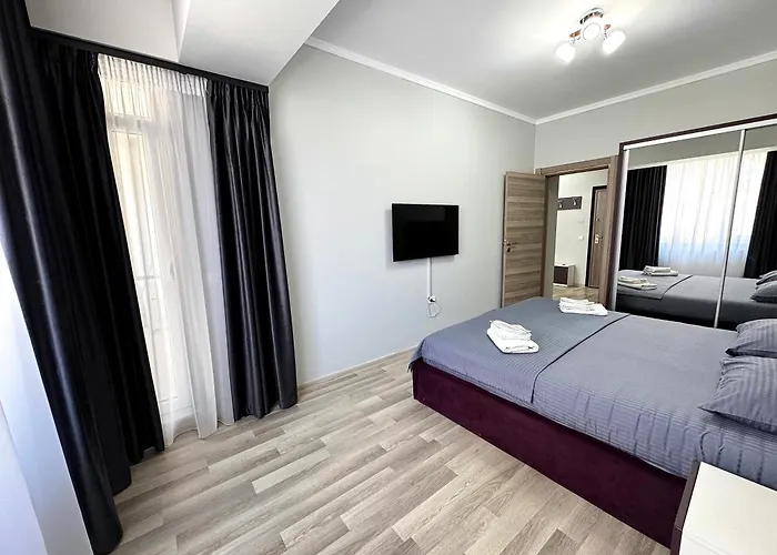 Crazy Apartament 13 Summerland