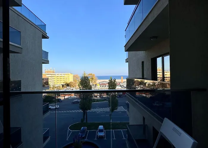 Lamera - Solid Butoaie Apartamente si studiouri cu parcare si vedere la lac si mare