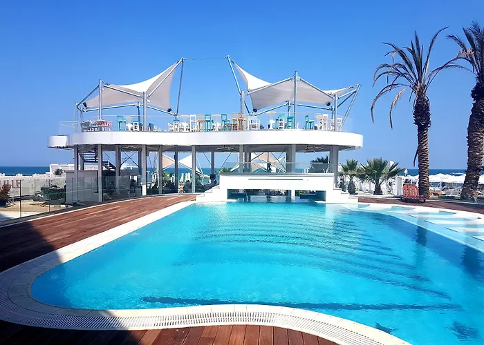 White Tower Mamaia