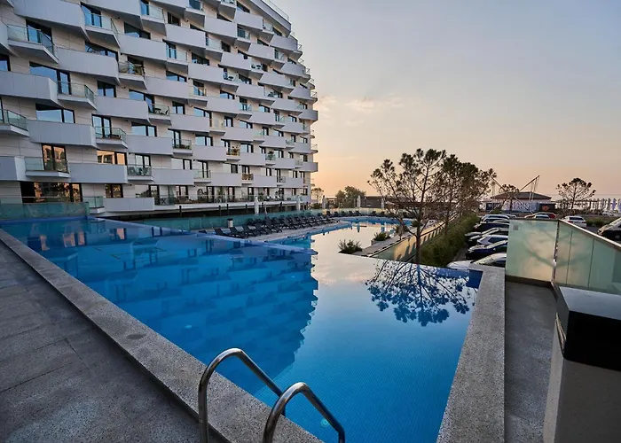 Soleil Anne Std In Infinity Pool & Spa Resort
