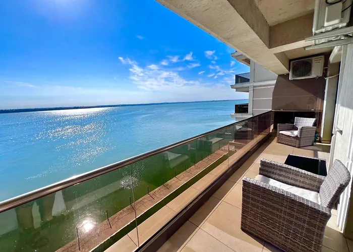 Lake Apartments Solid Mamaia