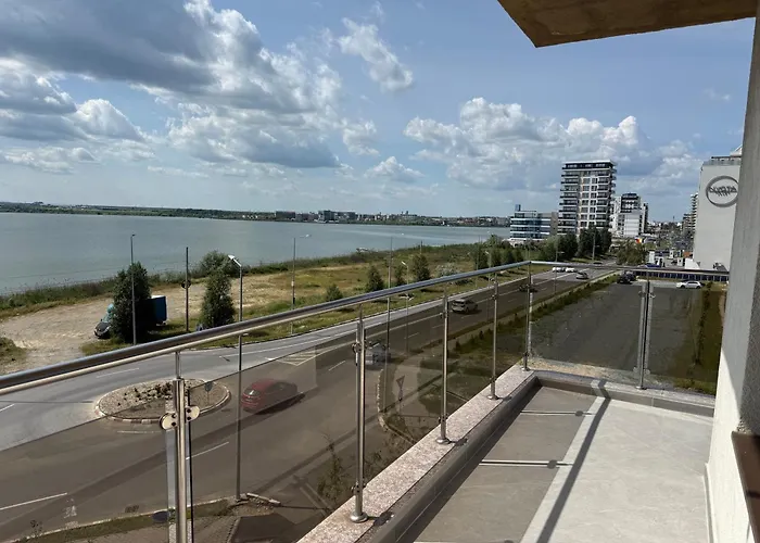 Summerland Sea View Apartment
