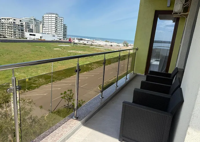 Summerland Sea View Apartment