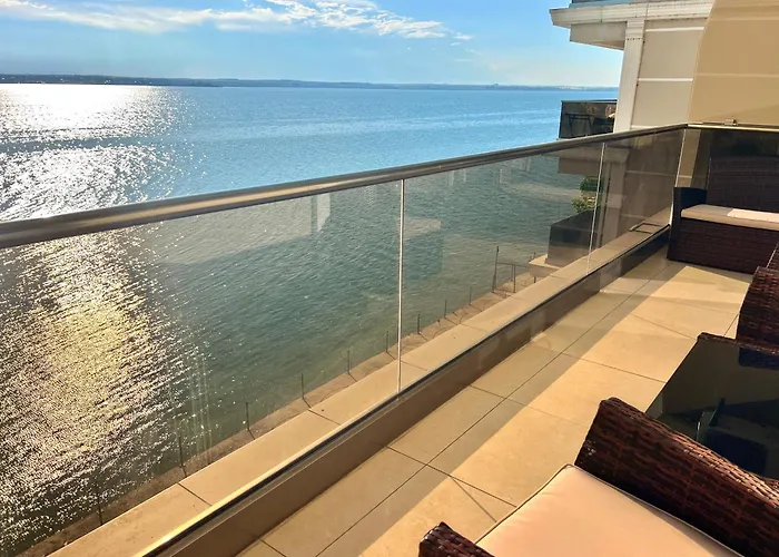 Lake Apartments Solid Mamaia