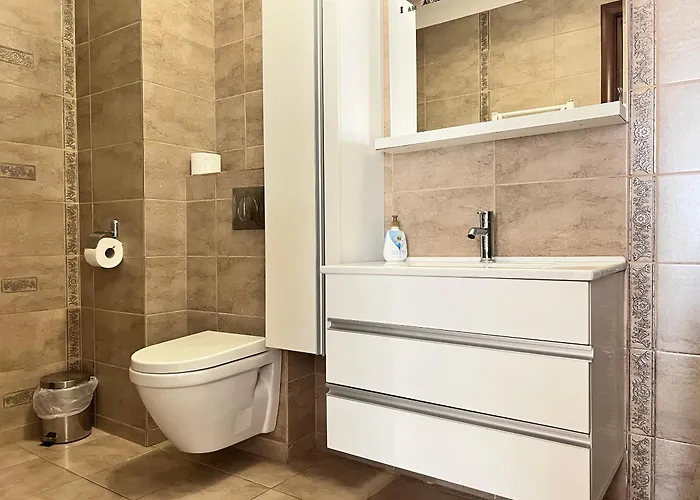 Lake Apartments Solid Mamaia